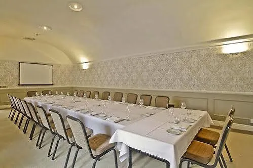 The Saracens Head Hotel Great Dunmow 4*,